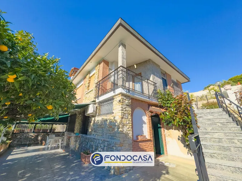 Casa Indipendente in vendita ad Andora - foto 1