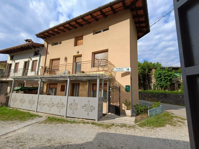 Villa in vendita a Buja - foto 1
