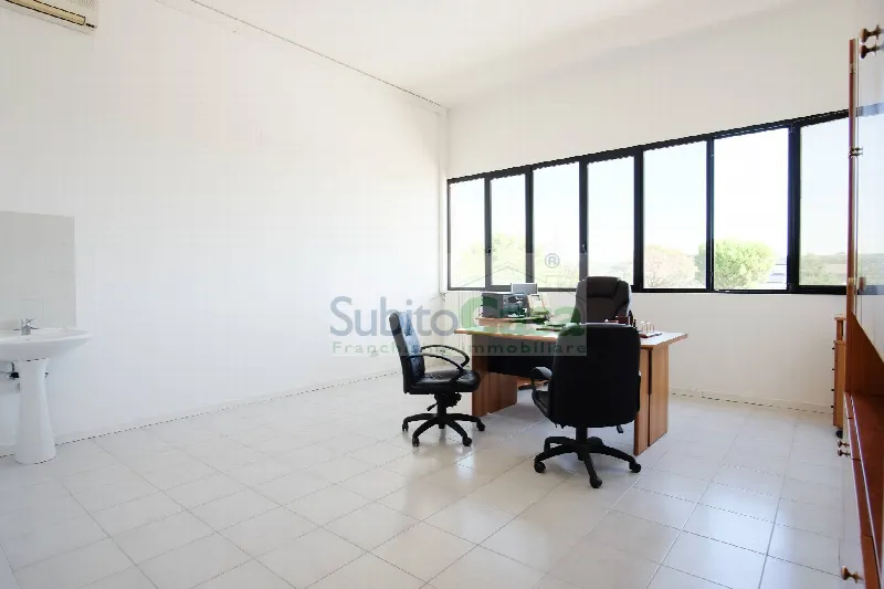 Ufficio in vendita a Chieti, Chieti Città - foto 1