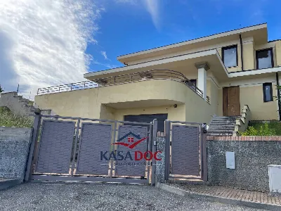 Villa in vendita a Montepaone - foto 1