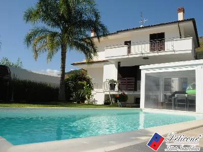 Villa in vendita a Fondi - foto 1
