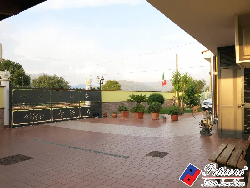 Villa in vendita a Fondi - foto 1