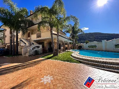 Villa in vendita a Fondi - foto 1
