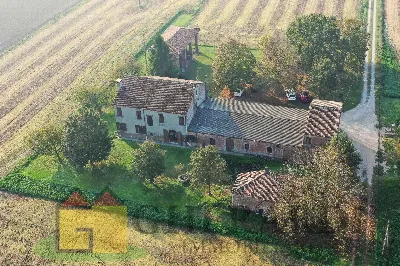 Rustico/Casale in vendita a Vigarano Maina... - foto 1