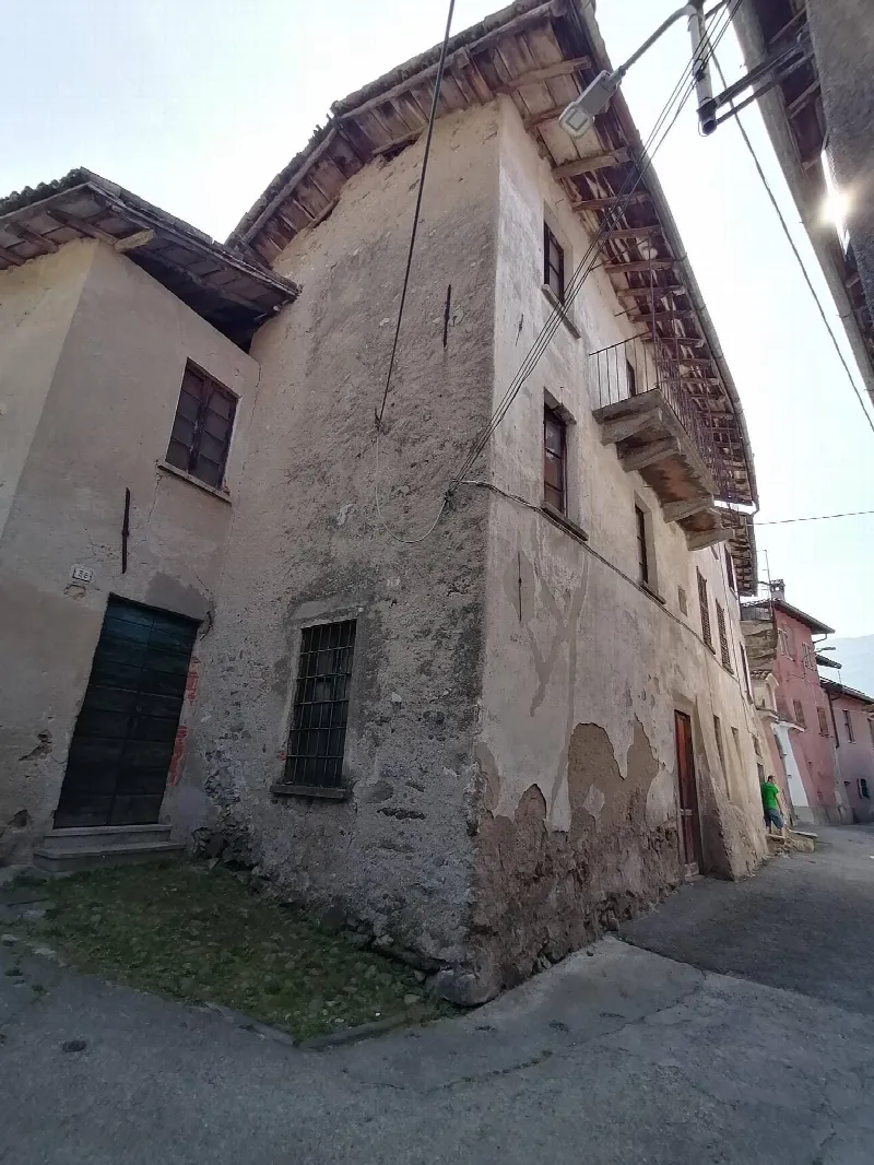 Rustico/Casale in vendita a Lecco, Caleotto, Acquate, Bonacina, Falghera - foto 1