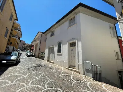 Casa Indipendente in vendita a Ariano Irpi... - foto 2