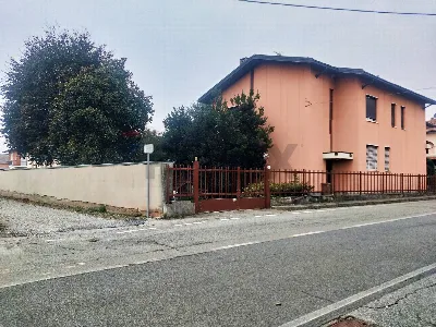 Villa in vendita a Benna - foto 1
