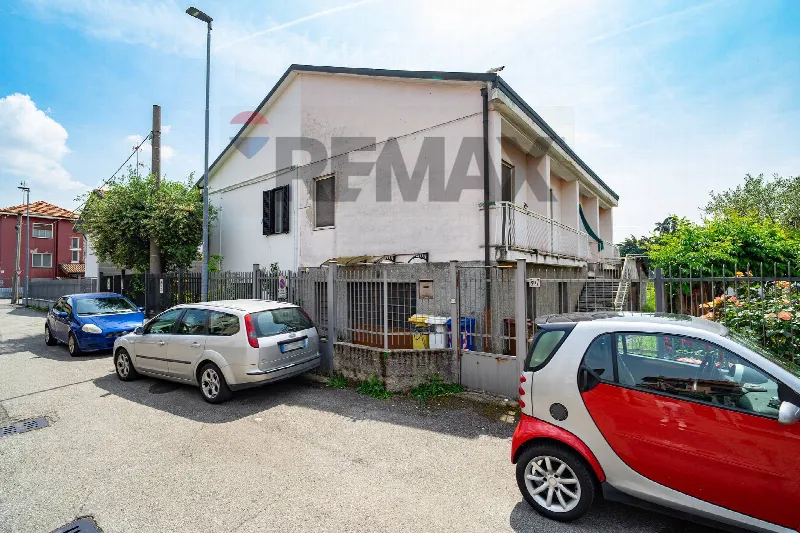 Casa Indipendente in vendita a Rho - foto 1