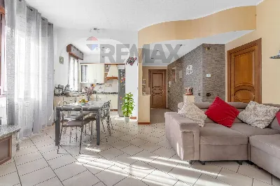 Casa Indipendente in vendita a Rho - foto 1