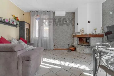 Casa Indipendente in vendita a Rho - foto 2