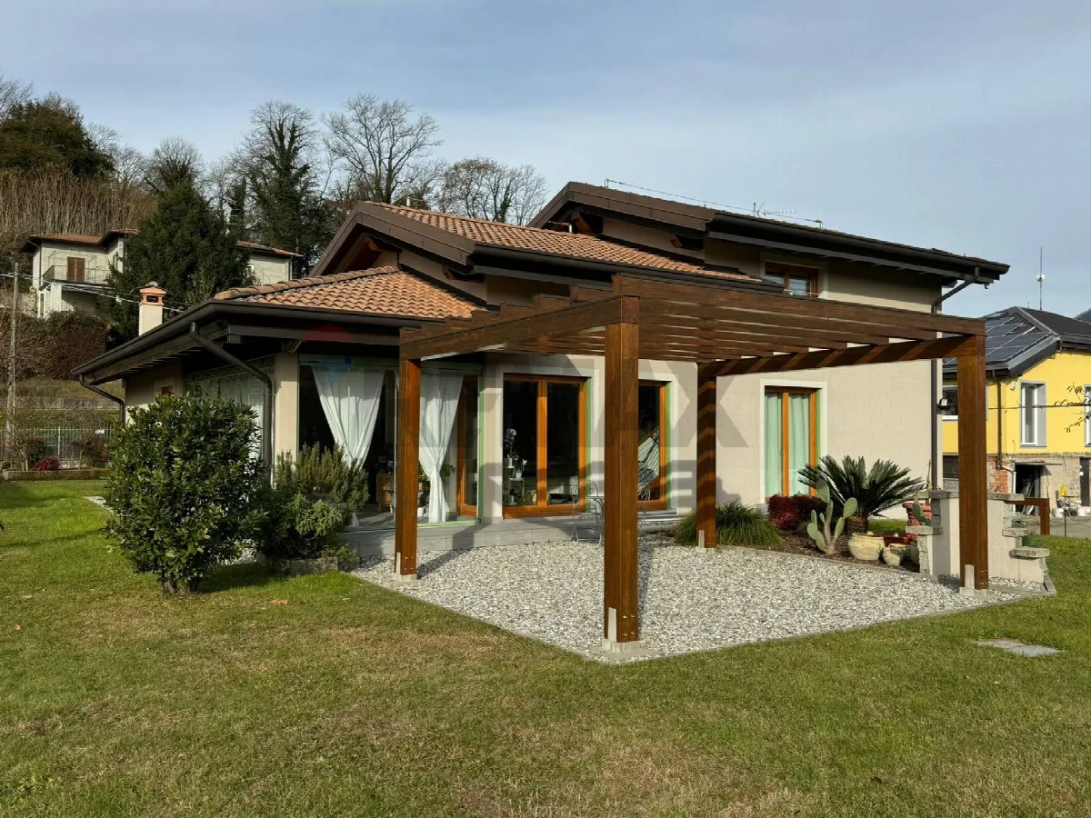 Villa in vendita a Leggiuno - foto 2