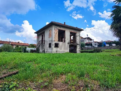 Villa in vendita a Travedona-Monate - foto 1