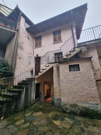 Casa Indipendente in vendita a Agra - foto 1