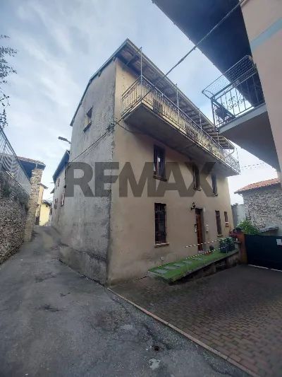Casa Indipendente a Brissago-Valtravaglia