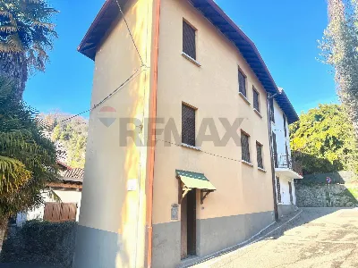 Casa Indipendente in vendita a Leggiuno - foto 1