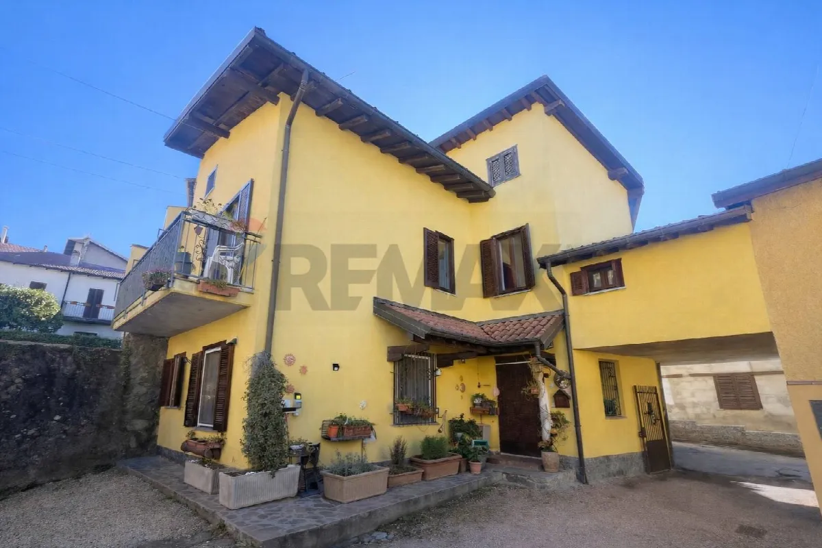 Casa Indipendente in vendita a Cocquio-Trevisago - foto 2