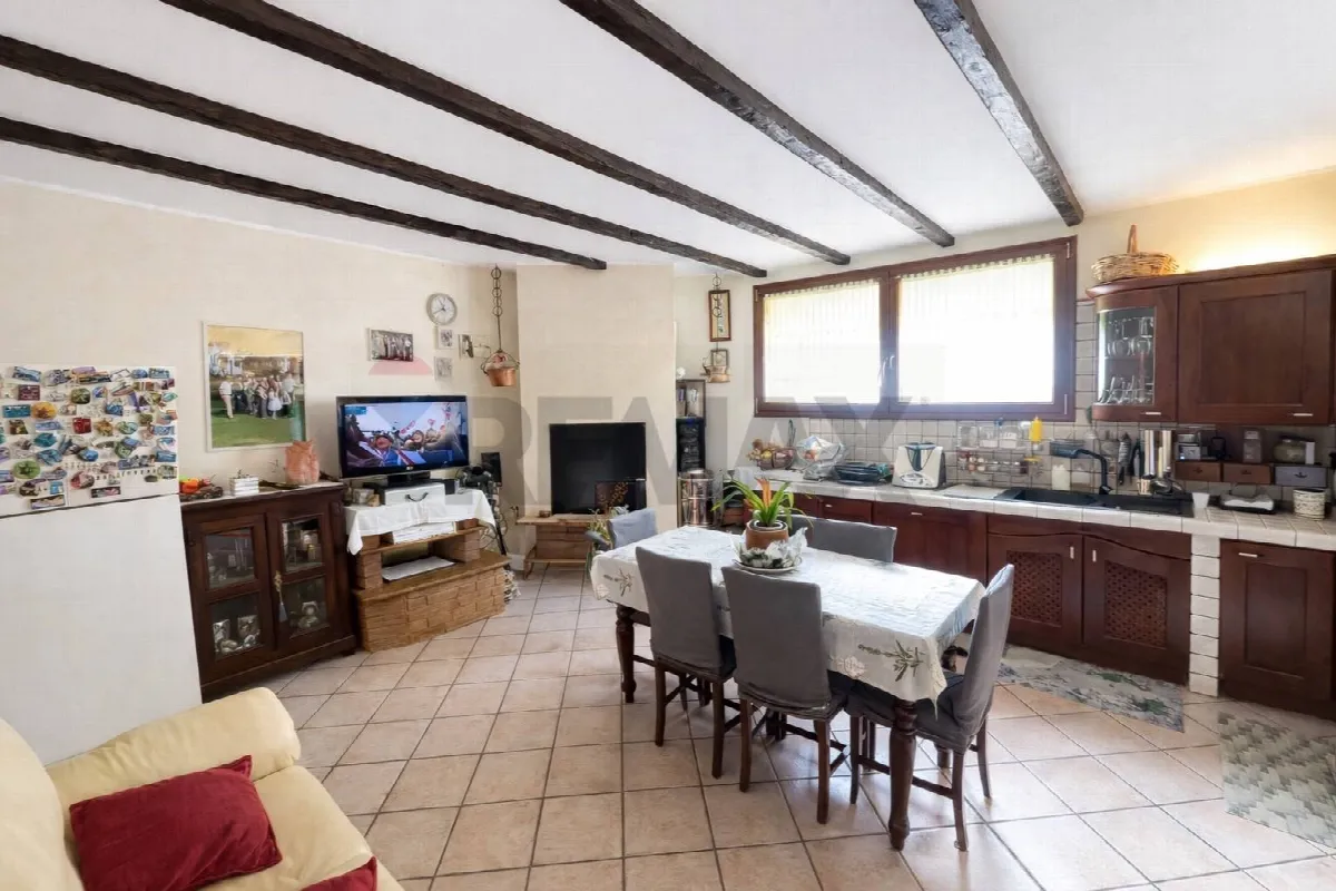 Casa Indipendente in vendita a Cocquio-Trevisago - foto 4
