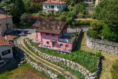 Villa in vendita a Caravate - foto 1