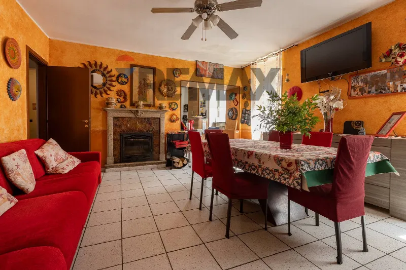 Casa Indipendente in vendita a Cazzago Brabbia - foto 2