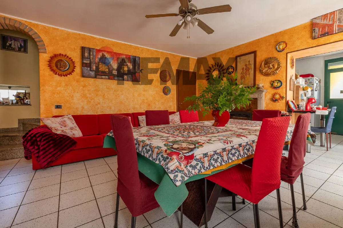 Casa Indipendente in vendita a Cazzago Brabbia - foto 5