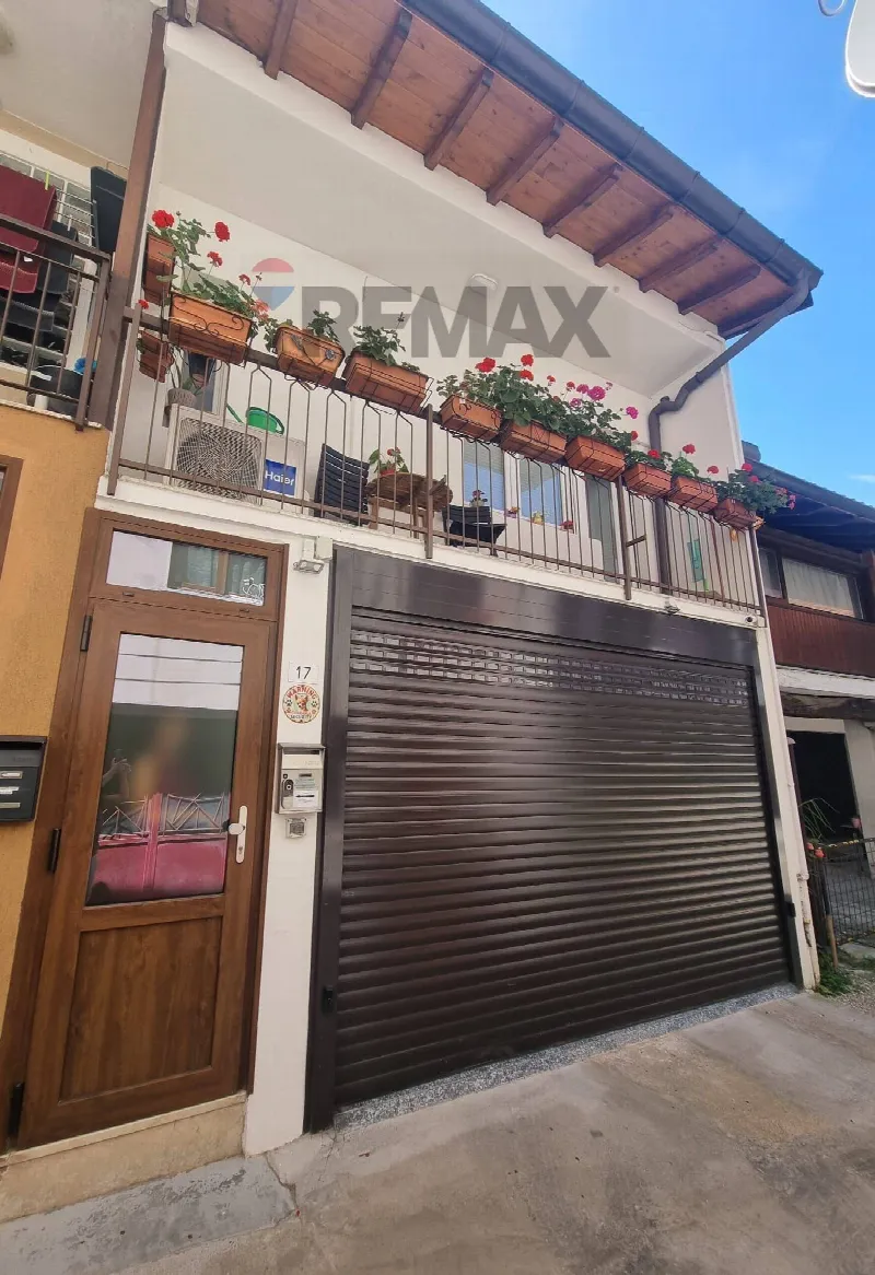 Casa Indipendente in vendita a Luino - foto 1