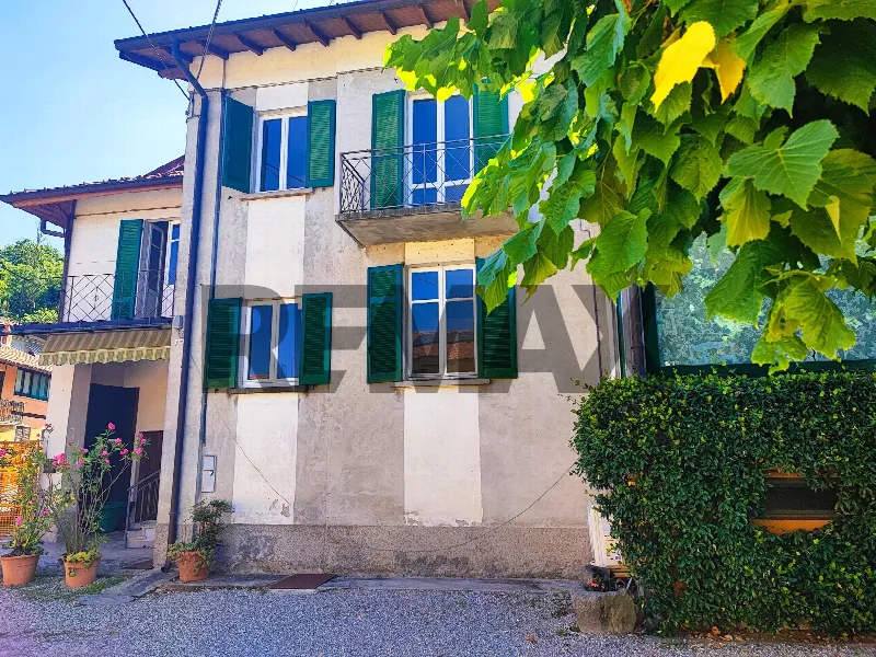Casa Indipendente in vendita a Besozzo - foto 1