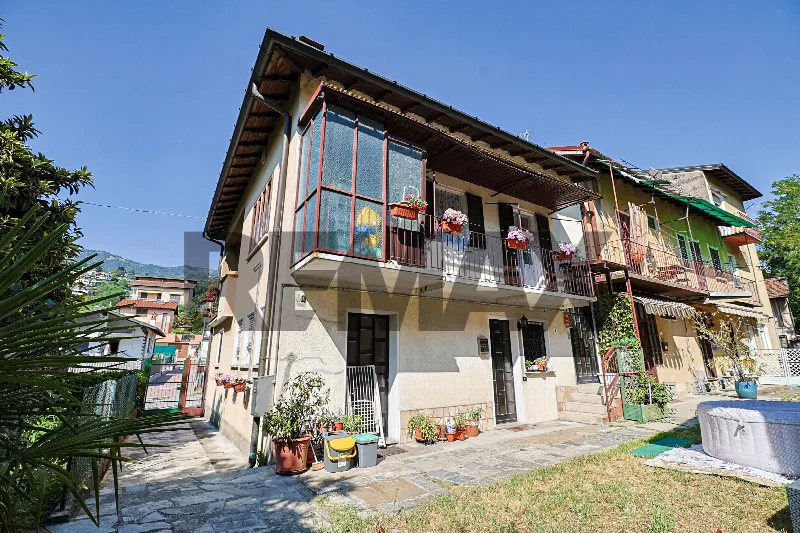 Casa Indipendente in vendita a Gavirate - foto 1