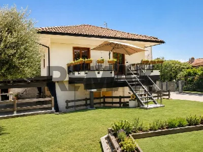 Villa in vendita a Leggiuno - foto 1