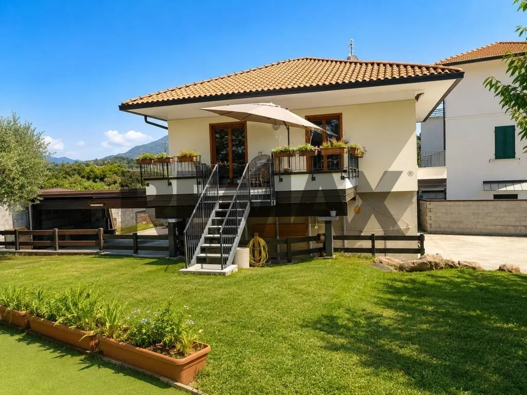 Villa in vendita a Leggiuno - foto 2