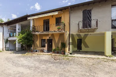 Casa Indipendente in vendita a Cocquio-Tre... - foto 1