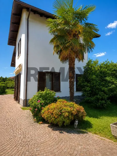 Villa a Casalzuigno
