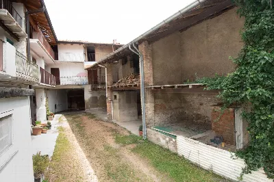 Rustico/Casale in vendita a Cantello - foto 2