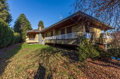 Casa Indipendente in vendita a Buguggiate - foto 2