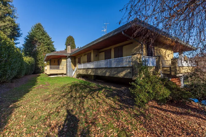 Casa Indipendente in vendita a Buguggiate - foto 2