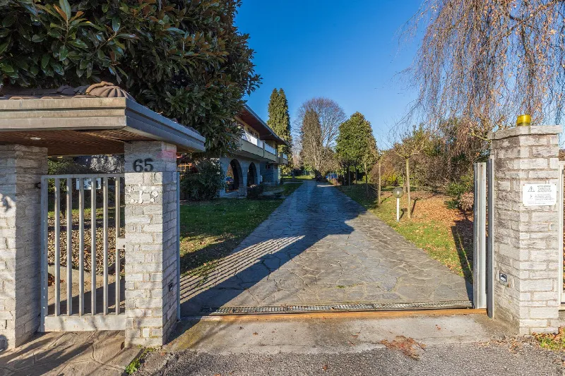 Casa Indipendente in vendita a Buguggiate - foto 6