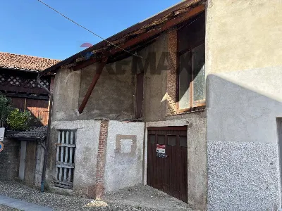 Rustico/Casale in vendita a Castronno - foto 2