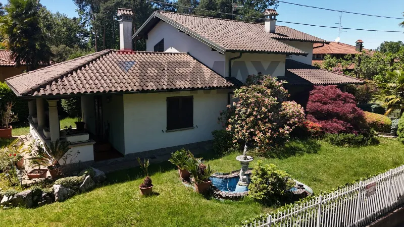 Villa in vendita a Carnago - foto 1