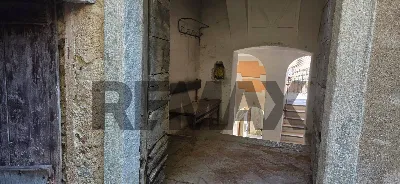 Rustico/Casale in vendita a Cuasso al Mont... - foto 2