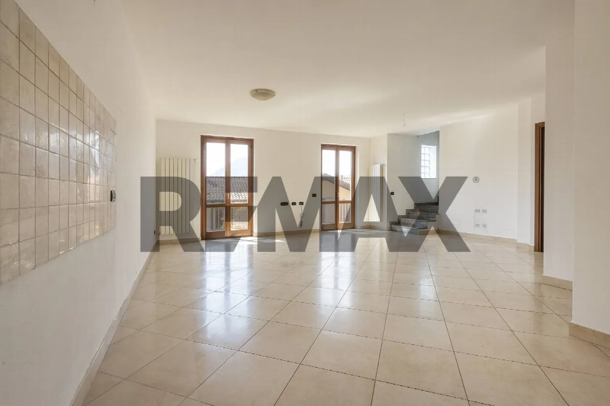 Villa in vendita a Cunardo - foto 5