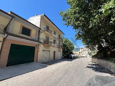 Casa Indipendente in vendita a Colledimezz... - foto 2