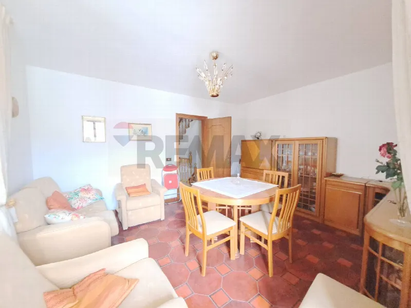 Casa Indipendente in vendita a Roccascalegna - foto 1