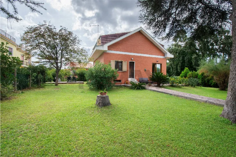 Villa in vendita a Roma, Axa, Casal Palocco, Infernetto - foto 1