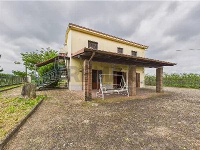 Villa a Lungavilla
