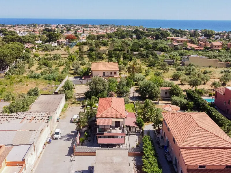 Casa Indipendente in vendita a Carini - foto 1