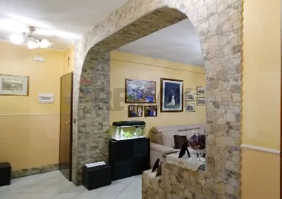 Palazzo/Stabile in vendita a Catania, Rapi... - foto 2