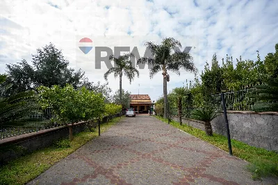 Villa in vendita a Aci Sant'Antonio - foto 2