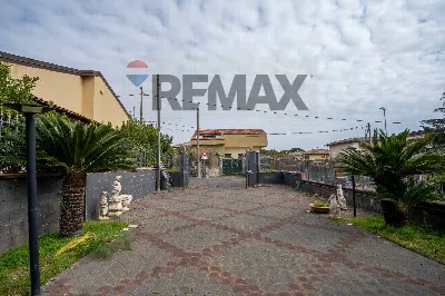 Villa in vendita a Aci Sant'Antonio - foto 3