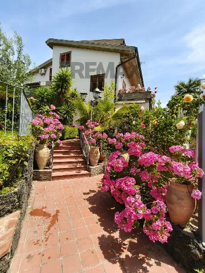 Villa in vendita a Sant'Agata li Battiati - foto 3