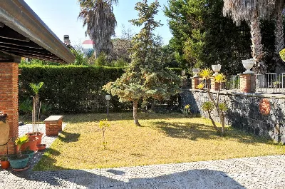 Casa Indipendente in vendita a Nicolosi - foto 1