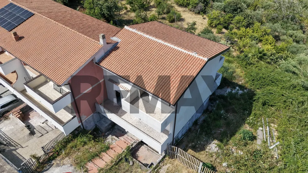 Villa in vendita ad Aci Catena - foto 3